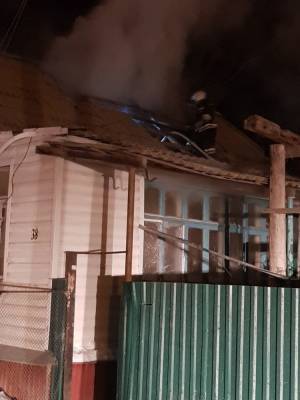 В Астраханской области 7 человек потушили загоревшийся дом - astrakhanfm.ru - Астраханская обл. - район Икрянинский