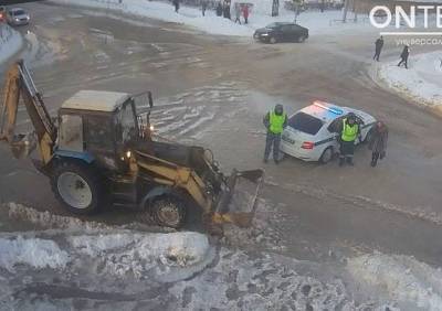 В Рязани затопило улицу Каширина, движение перекрыли - ya62.ru - Рязань