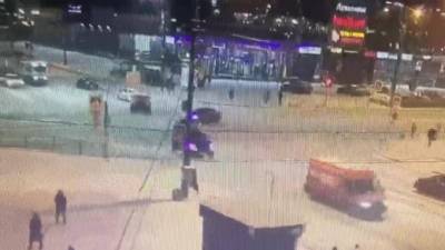 В Петербурге нашли водителя "Порше", выстрелившего в задетого машиной пешехода - piter.tv - Санкт-Петербург