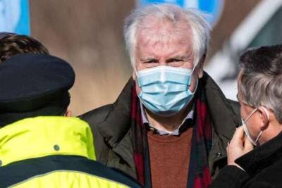Хорст Зеехофер - 10 000 отказов на въезд в Германию из Чехии и Тироля - mknews.de - Чехия