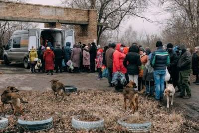 В ОРДЛО люди выстаивают на морозе стометровые очереди за бесплатной похлебкой (ФОТО) - lenta.ua - ДНР - Донецк - ЛНР - Макеевка