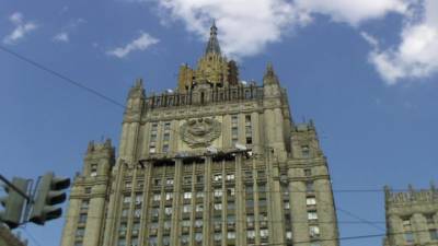 Российский МИД пригласил всех иностранных дипломатов на прививку - vesti.ru - Вена