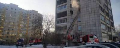 В Екатеринбурге эвакуировали 45 жильцов горящей многоэтажки - runews24.ru - Екатеринбург