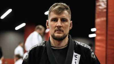 Александр Волков - Льюис Деррик - Льюис заявил, что не считает Волкова бойцом чемпионского уровня в UFC - russian.rt.com - США