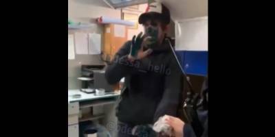Таврия Афина Одесса - Охранники в форме Зевс устроили самосуд, умыв зеленкой покупателя за якобы воровство, видео - ТЕЛЕГРАФ - telegraf.com.ua - Одесса