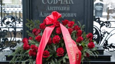 Александр Беглов - Анатолий Собчак - Губернатор Петербурга почтил память первого мэра города Анатолия Собчака - piter.tv - Голландия - Петербурга