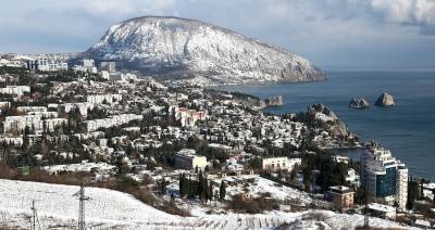 Сергей Бороздин - Восток Крыма засыпало снегом, жителей просят оставаться дома - m24.ru - Крым - Керчь