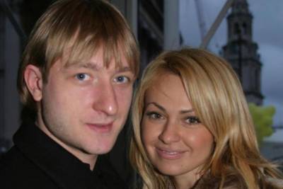 Яна Рудковская - Евгений Плющенко - «Милый карапуз»: Плющенко показал лицо трехмесячного сына от суррогатной матери - mk.ru