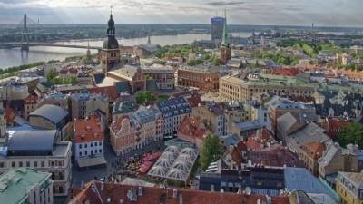 ТЦ Латвии объявили о бедствии, вывесив белые флаги - smartmoney.one - Рига - Латвия