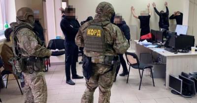 В Запорожье действовал мошеннический call-центр, который "маскировался" под службу безопасности банков (4 фото) - tsn.ua - Киев - Запорожье