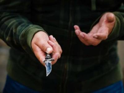 В Петербурге гражданин РФ с ножом напал на украинского пограничника - lenta.ua - Россия - Украина - Санкт-Петербург - Нападение