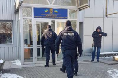 Массовые обыски в Николаеве: под подозрением чиновники из сферы ЖКХ - from-ua.com
