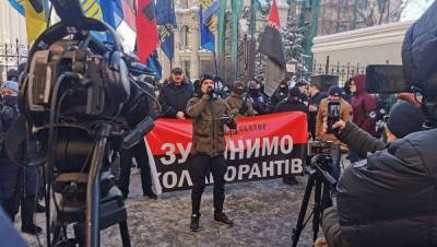 Андрей Портнов - Акция под ОПУ: от СНБО требуют "добить российскую агентуру" - 24tv.ua - Снбо
