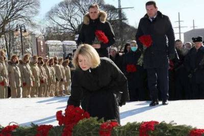 Юлия Купецкая - В воинов-геров возложили цветы в Серпухове - serp.mk.ru