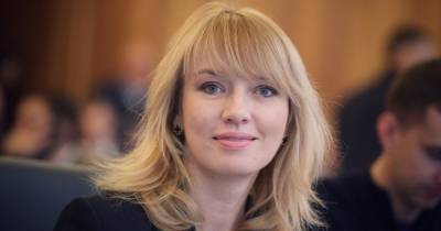 Елен Шуляк - Ян Доброносов - "Слуга" Шуляк засветила в Раде дорогой аксессуар (ФОТО) - dsnews.ua - Украина