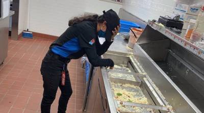 Сотрудники Domino’s в Техасе работают, несмотря на морозы. Их фото стало вирусным - usa.one - Техас