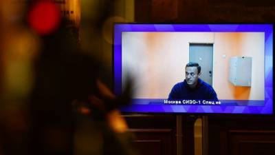 Алексей Навальный - Суд рассмотрит вопрос о замене Навальному условного срока на реальный - obzor.lt - Москва