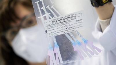 Ангела Меркель - Европейские правительства обещают закупить больше вакцин - ru.euronews.com - Россия - Англия - Испания - Шотландия - Европа