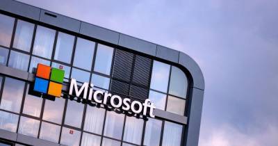 Опасную уязвимость в Windows 10 исправят крупным обновлением - ren.tv - Microsoft