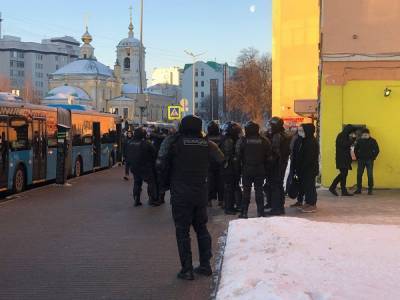 Алексей Навальный - У Мосгорсуда дежурит большое количество силовиков и автозаков - znak.com - Москва - Берлин