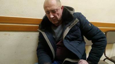 Омича, обвиняемого в избиении детей, хотят лишить родительских прав - vesti.ru - Омск