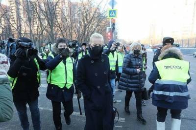 Алексей Навальный - Юлия Навальная - Перед началом суда Навальный назвал жену плохой девочкой - mk.ru