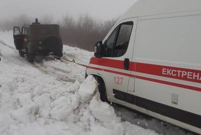 В Николаевской области машины "скорой" трижды застревали в сугробах - kp.ua - Украина - Николаевская обл. - Первомайск