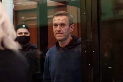 Алексей Навальный - ФСИН попросила посадить Навального на 3,5 года - lenta.ru