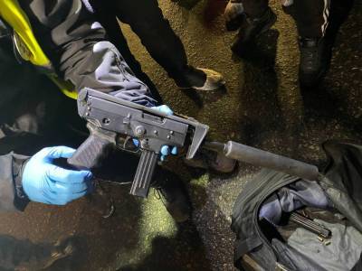 В Киеве задержали лиц, обстрелявших автомобиль на Оболони - news.bigmir.net - Киев - район Голосеевский