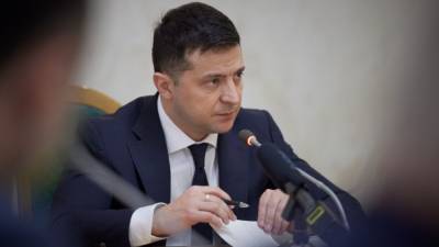 Владимир Зеленский - Виктор Баранец - Кристина Квин - Джо Байден - Заявление Зеленского о НАТО разозлило американского посла - riafan.ru - США - Киев