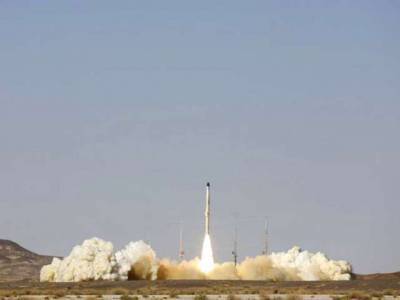 Иран впервые испытал твердотопливную космическую ракету - lenta.ua - Иран
