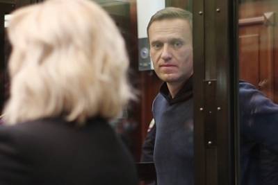 Алексей Навальный - В посольстве Великобритании объяснили приезд дипломатов на суд по Навальному - lenta.ru - США - Англия - Швейцария - Латвия