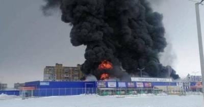 В Первомайске горит "Эпицентр". СМИ: речь идет о поджоге (фото, видео) - focus.ua - Николаевская обл. - Первомайск - Гсчс