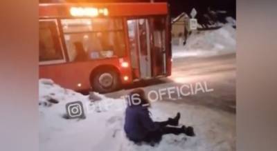 "Иди домой": водитель и кондуктор загнали пассажирку в сугроб - progorod76.ru - респ. Татарстан - Казань