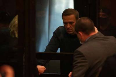 Алексей Навальный - Yves Rocher - Прокурор назвала Навального единственным дважды условно осуждённым в России - govoritmoskva.ru - Москва