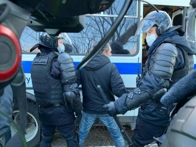 Владимир Путин - Алексей Навальный - Мария Захарова - Дмитрий Песков - Сергей Лавров - Число задержанных у Мосгорсуда приблизилось к 400 - mskgazeta.ru