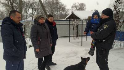 На Полтавщине целая семья провалилась под лёд: спасла случайность - news.bigmir.net - Полтавская обл. - район Лубенский