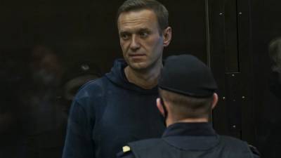 Алексей Навальный - Прокурор попросила отправить Навального в колонию - newsland.com