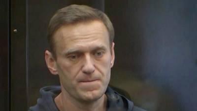 Алексей Навальный - В Мосгорсуде решается вопрос о замене условного срока реальным Алексею Навальному - 1tv.ru