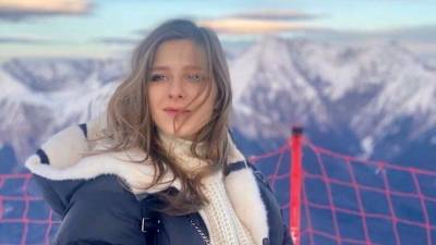 Елизавета Арзамасова - Элизабет Арзамасова - Лиза Арзамасова в два годика изображала дикую кошку — фото - 5-tv.ru