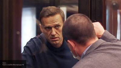 Алексей Навальный - Армен Гаспарян - Гаспарян: истерящему на суде Навальному нужно вызвать врача-психиатра - nation-news.ru