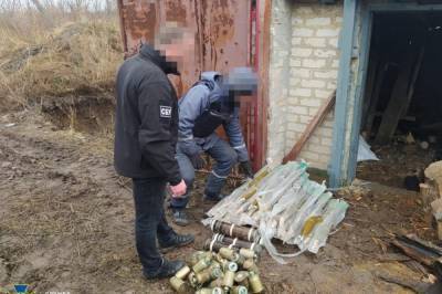 На Донбассе возле линии разграничения обнаружили схрон со снарядами, защищенный " растяжкой" - zik.ua - Луганская обл. - Северодонецк