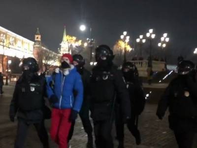 По требованию полиции в Москве закрыты станции метро у Манежной площади - rosbalt.ru - Москва