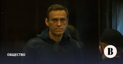 Алексей Навальный - Суд отправил Навального в колонию почти на три года - vedomosti.ru - Москва
