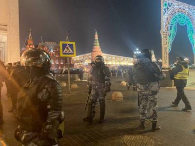 Алексей Навальный - В Москве закрыли ближайшие к Манежной площади станции метро - znak.com - Москва