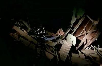 Спасатели нашли под завалами в Норильске место, где могут находится люди - interfax-russia.ru - Норильск