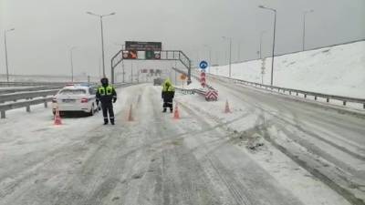 Движение автотранспорта по Крымскому мосту восстановлено - vesti.ru - Тамань