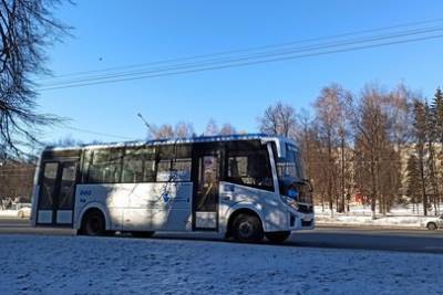 «Вечером на морозе ждала автобус примерно полчаса»: Уфимцы замерзают на остановках в ожидании маршруток - ufacitynews.ru - Уфа - район Демский