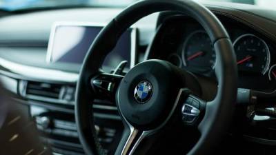 В Петербурге у бармена угнали BMW X7 за 6 млн рублей - piter.tv - Санкт-Петербург