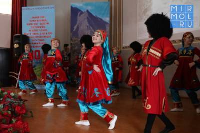 Руслан Ибрагимов - Фестиваль родных языков состоялся в Хасавюрте - mirmol.ru - Хасавюрт